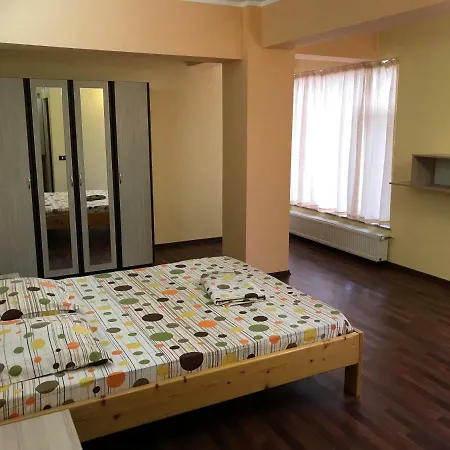 Apartament Apartament Rares