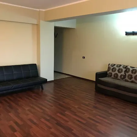 Apartament Rares 公寓